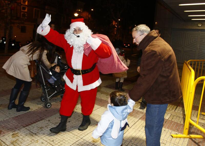 Llegada De Papa Noel A El Corte Ingles De Valladolid Elnortedecastilla Es Foto 2 De 7