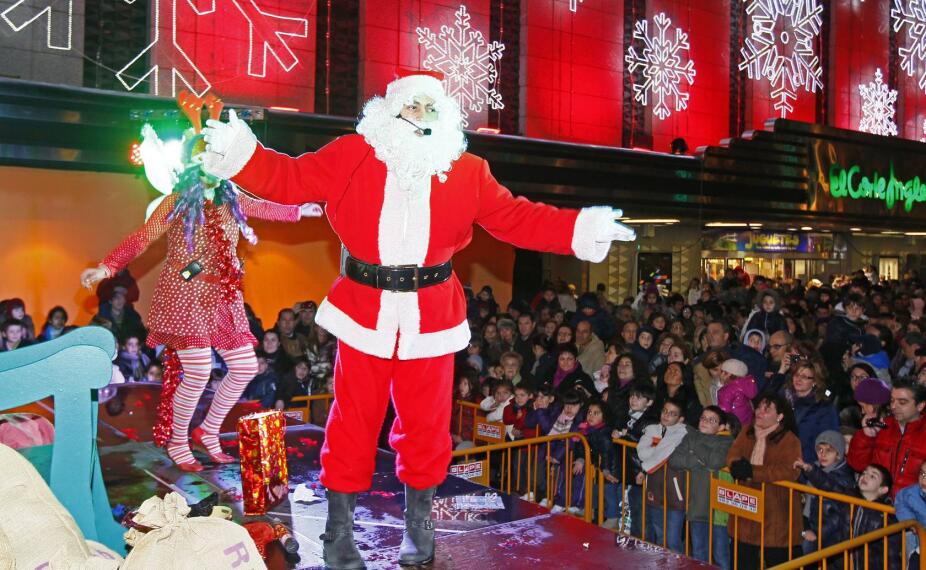Llegada De Papa Noel A El Corte Ingles De Valladolid Elnortedecastilla Es Foto 1 De 7