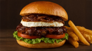 Disfruta de una gran hamburguesa y bebida por solo 9,90€